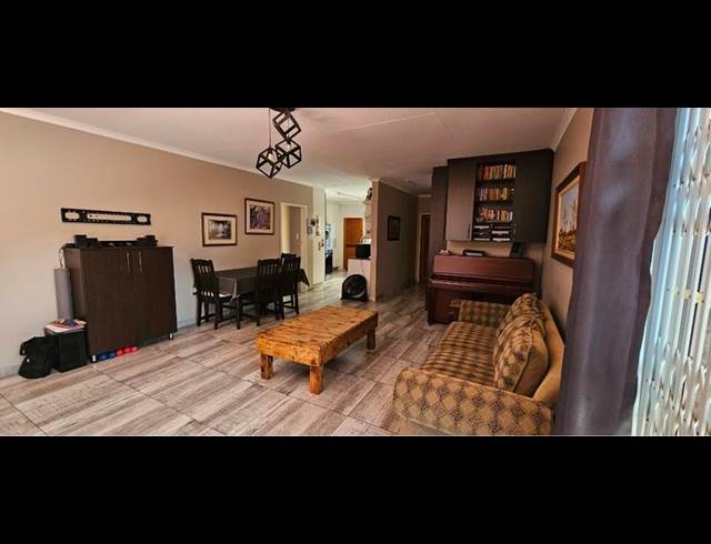 3 BEDROOM TOWNHOUSE FOR SALE IN THREE RIVERS